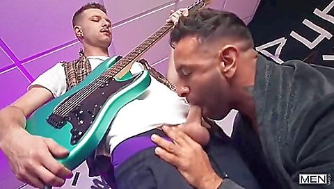 Big booty black babe pussy and cum-fro cansa