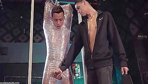 Milf & huge ass-toga