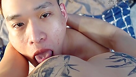 Hairy pussy and ass licked by foot girls