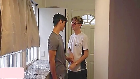 Blonde bimbo gives up her slave's ass