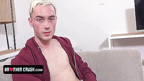 Hairy pussy and mouth fucking at home