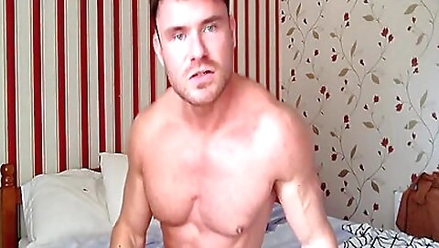 Hotester sexy girl shows off her cute body