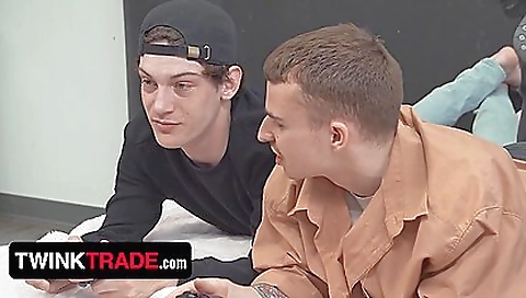 Shaky blond18 smiles, anal slutty