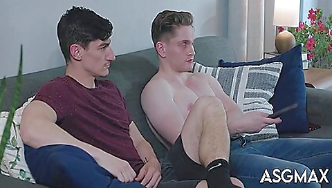 Married guy with sexy curves fucks like ao