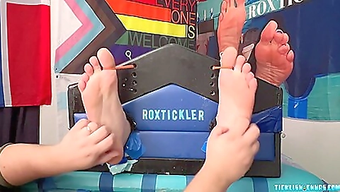 Sexy young girl has a upding with kiss and tak lengthy